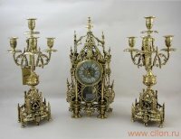 Часы каминные металлические с канделябрами Кафедральные